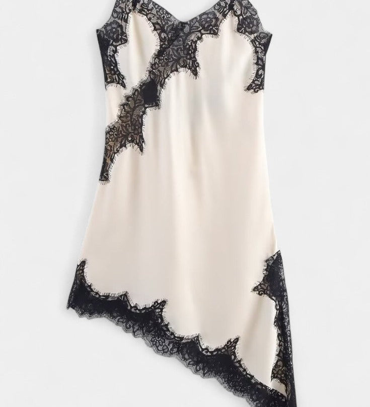 Katarina Mini Abito con Spalline e Pizzo