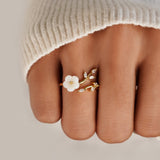 Rise - Anello con fiore bianco